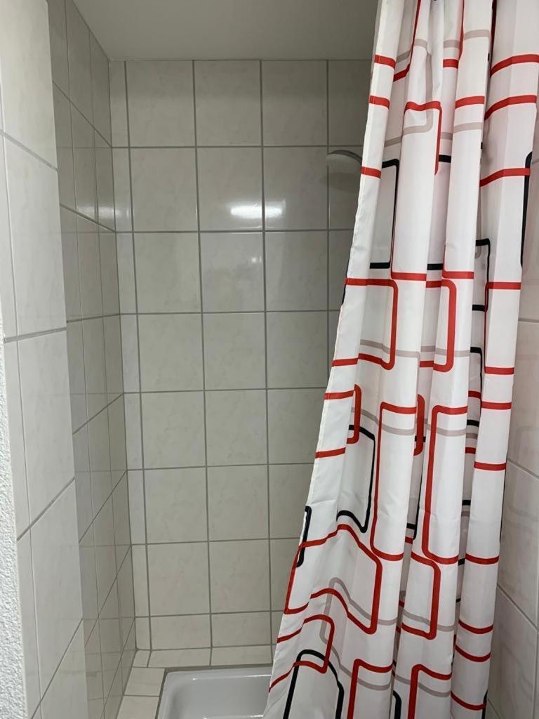Guenstige Zimmer-Unterkunft Zimmer Mit Gemeinschaftsbad Lörrach Exterior foto