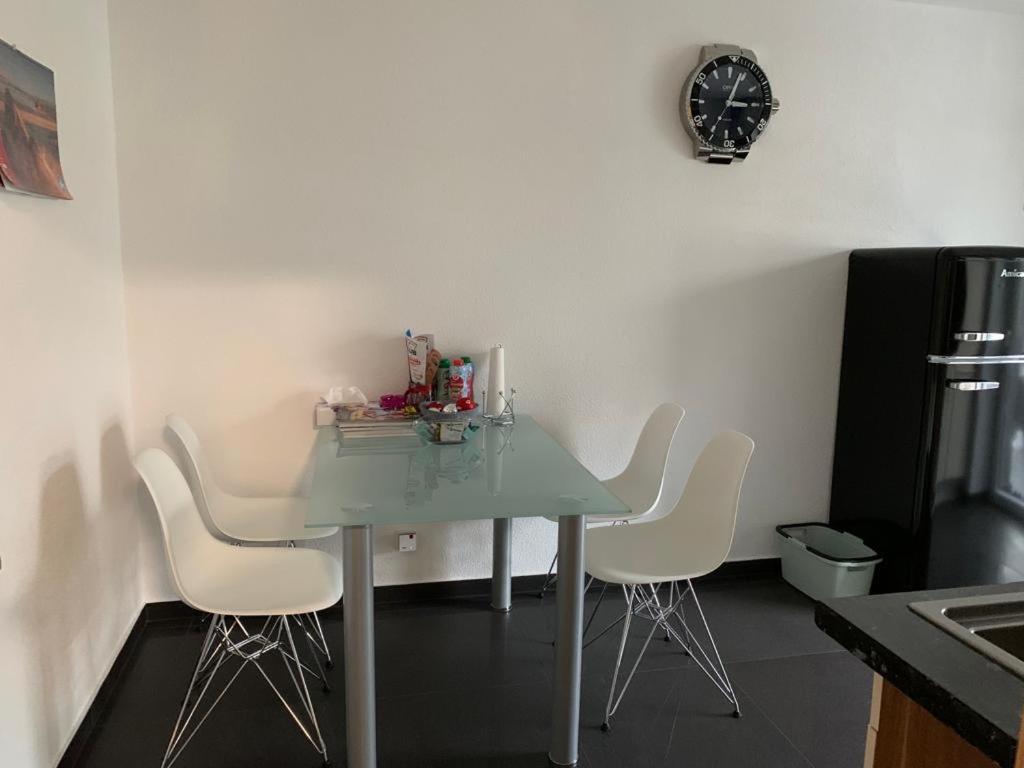 Guenstige Zimmer-Unterkunft Zimmer Mit Gemeinschaftsbad Lörrach Exterior foto